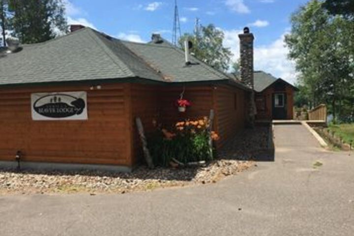 Exterior of Eunicas Beaver Lodge Resort
