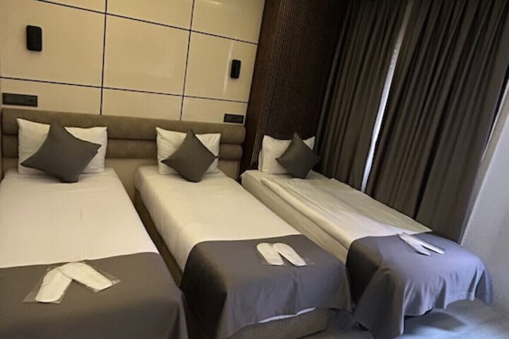 Room 41 of 104