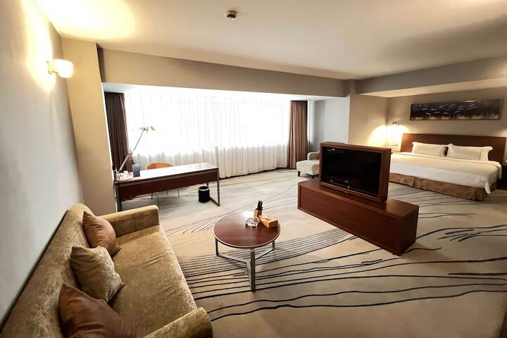 Room 33 of 70