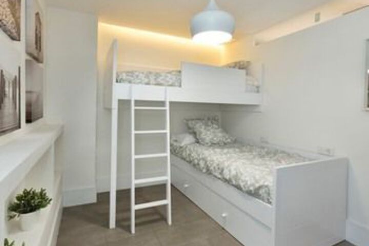 Room 11 of 21