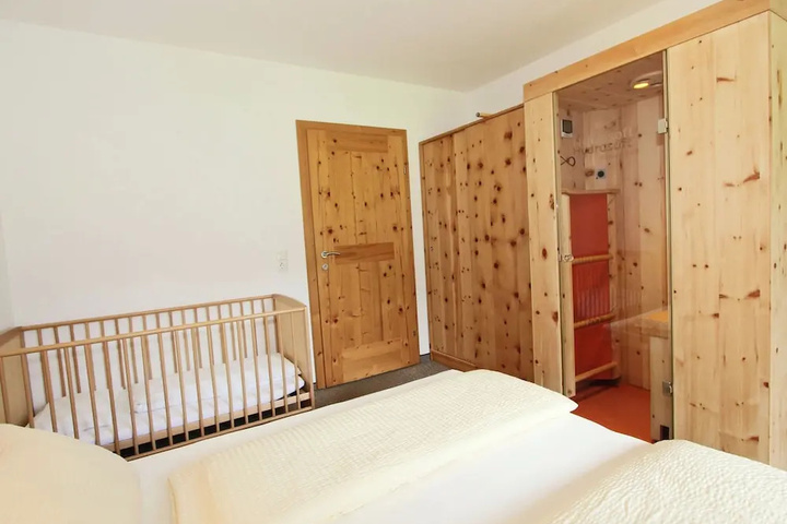 Room 3 of 20