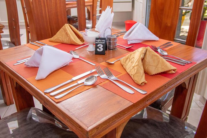 Dining 52 of 98