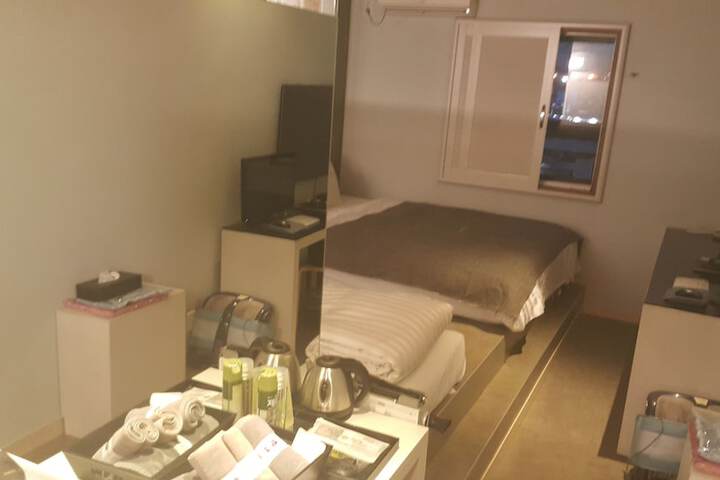 Room 28 of 57