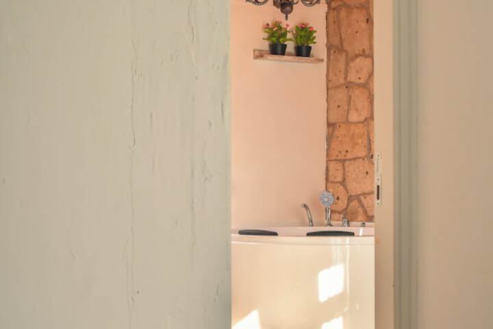 Room 28 of 78