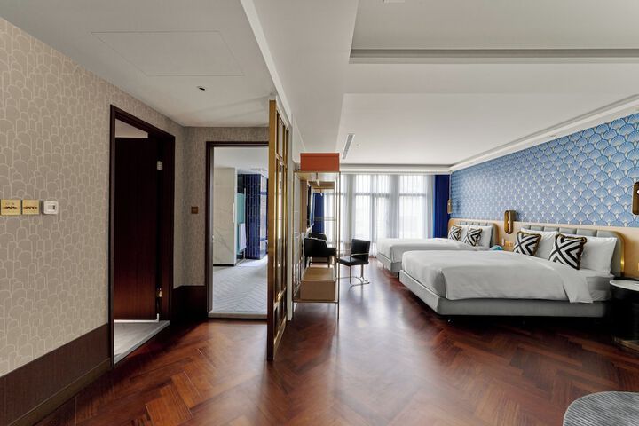 Room 13 of 48