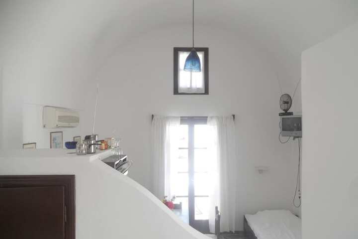 Room 27 of 79