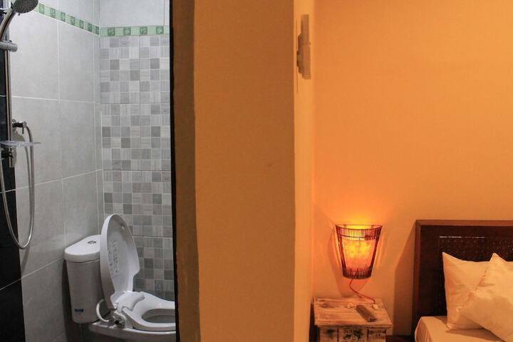 Room 17 of 27