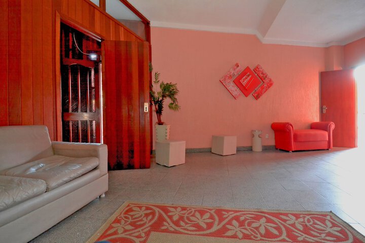 Room 13 of 25