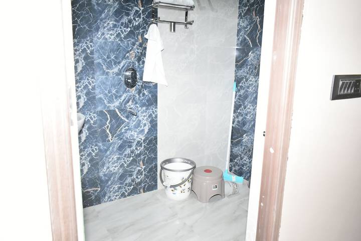 Room 8 of 13