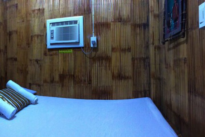 Room 2 of 6