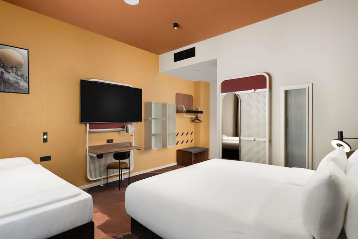 Room 54 of 170