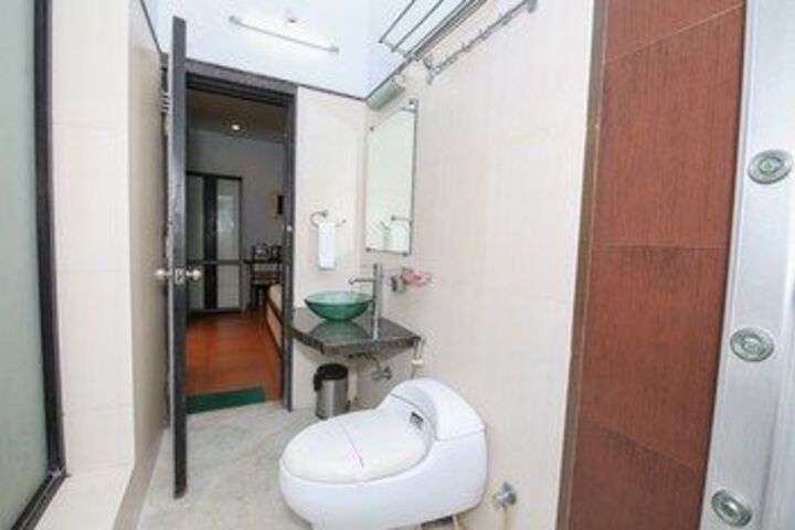 Room 4 of 26