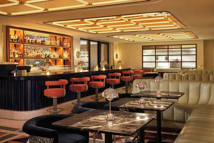 Lounge 137 of 146