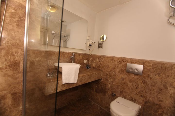 Room 19 of 25
