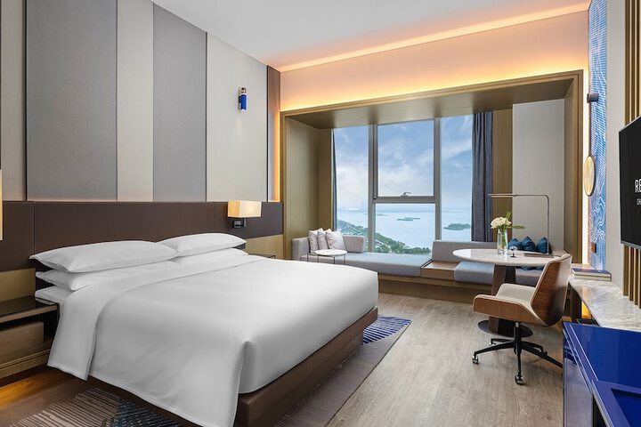 Room 14 of 34