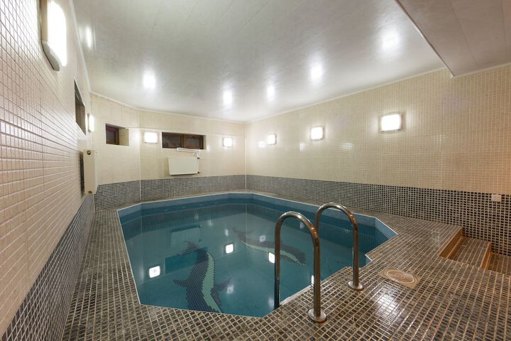 Pools & Facilities