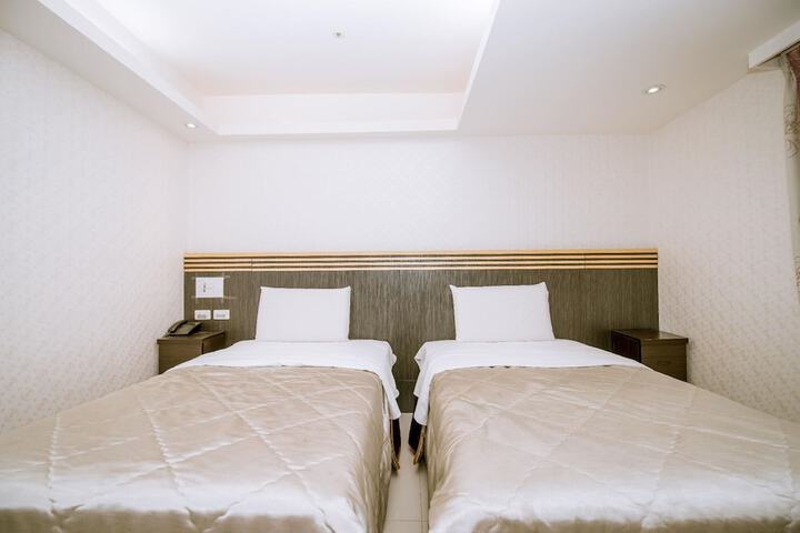 Room 8 of 53