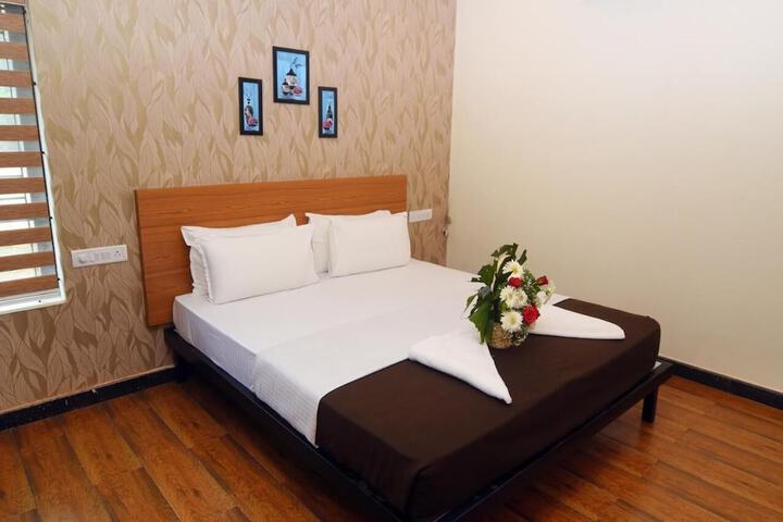 Room 4 of 24