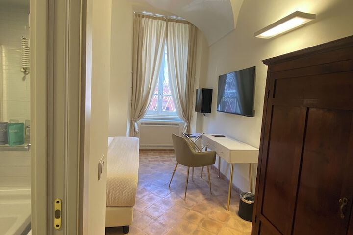 Room 55 of 180