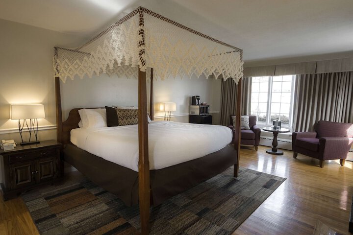 1 King Bed (4 of 23)