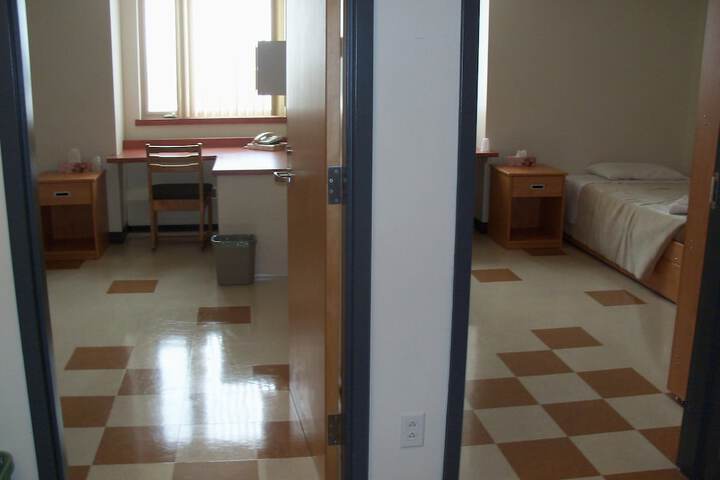 Room 16 of 34