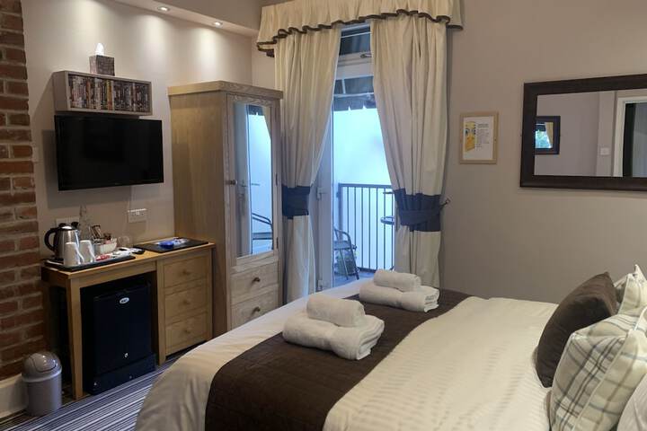 Room 26 of 65