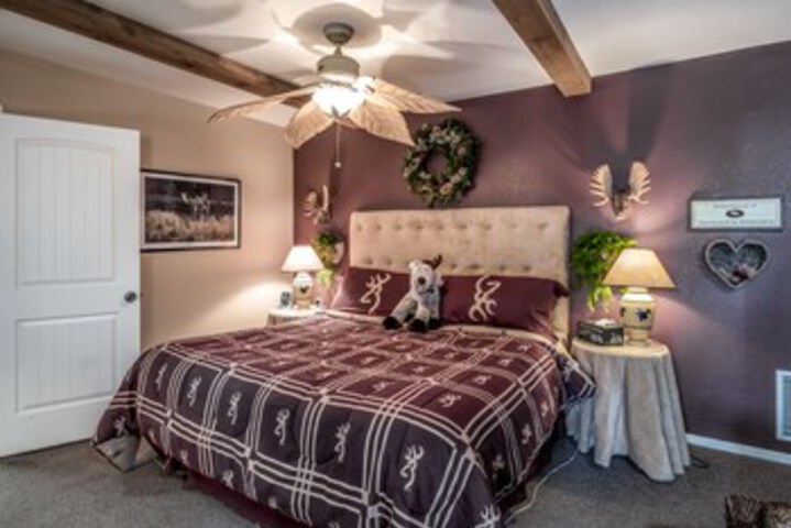 Room 21 of 28