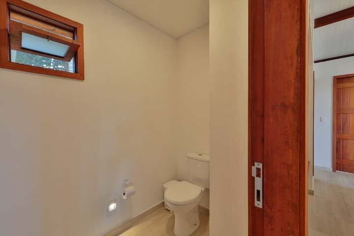 Room 208 of 274