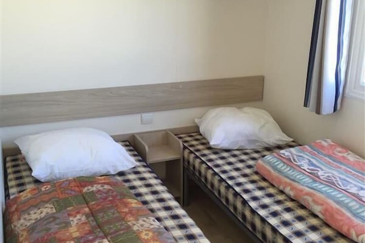 Room 6 of 25