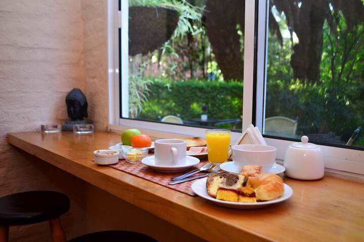 Breakfast/Coffee Service 14 of 24