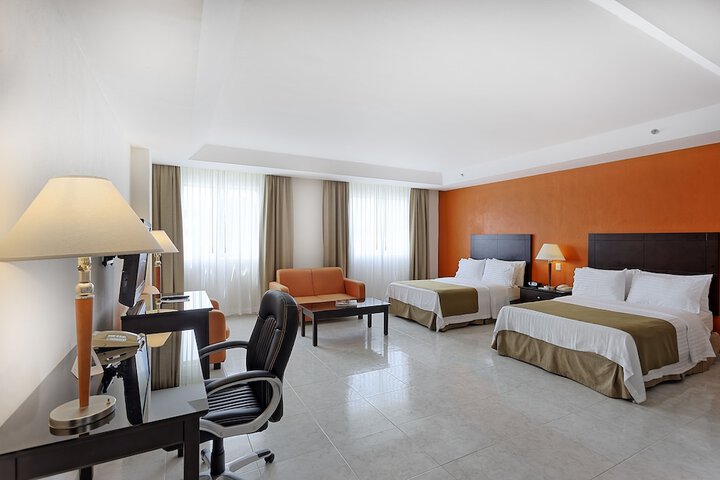 Room 12 of 68