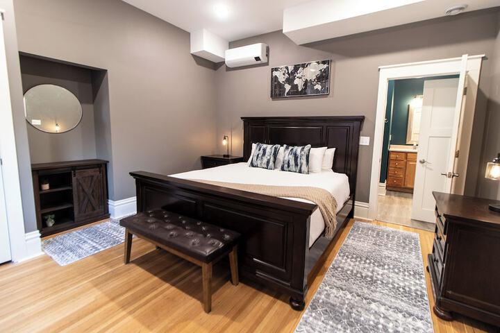 Room 3 of 38