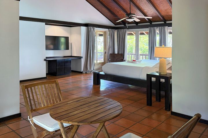 Room 8 of 30