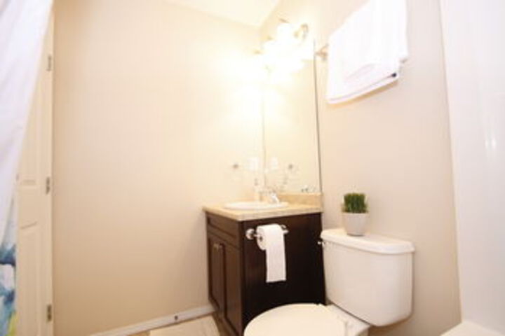 Room 5 of 33