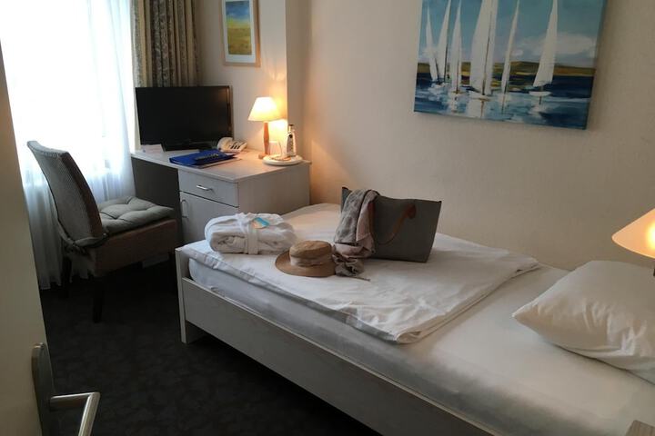 Room 28 of 51