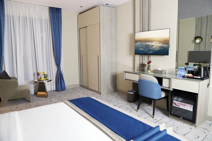 Room 9 of 17
