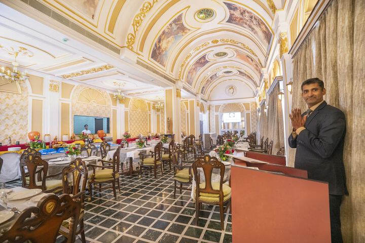 Dining 45 of 63