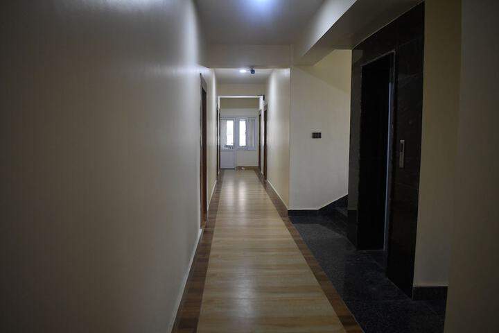 Ballroom/Hall 75 of 95