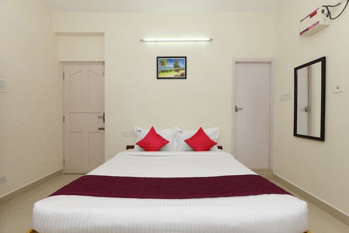 Room 11 of 25