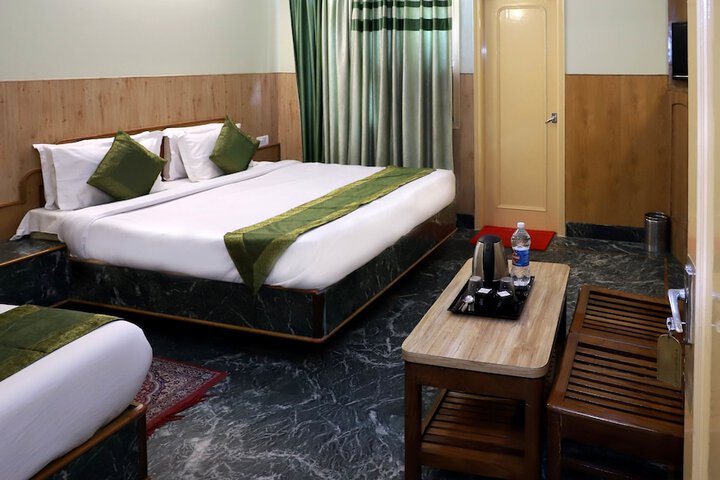 Room 14 of 40