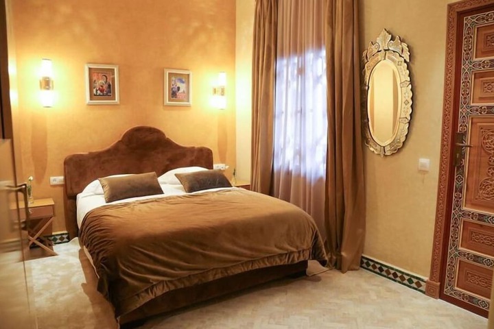 Room 26 of 65