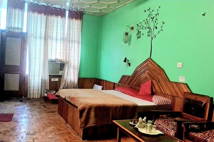 Room 17 of 61
