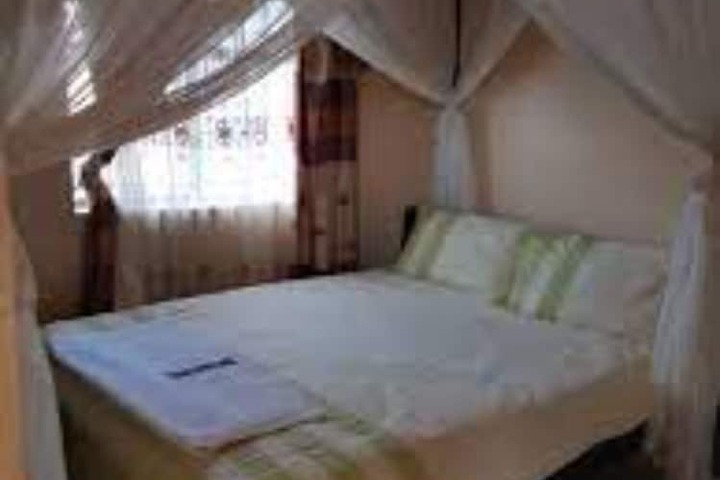 Room 4 of 13