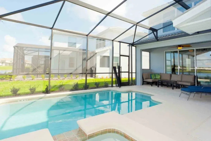 Pool 14 of 24