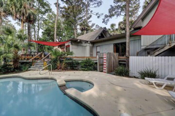 Pool 11 of 20