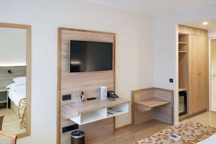 Room 39 of 168