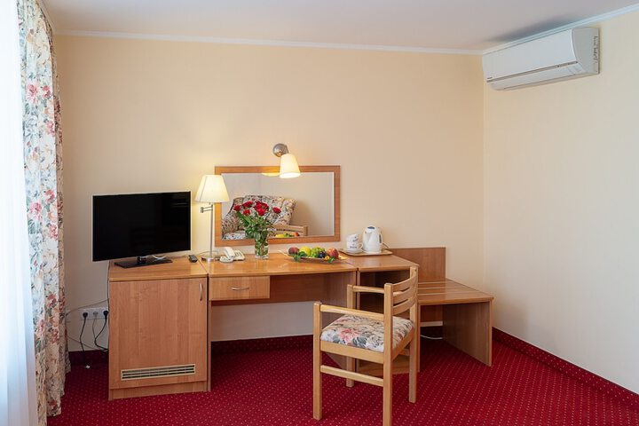 Room 4 of 47