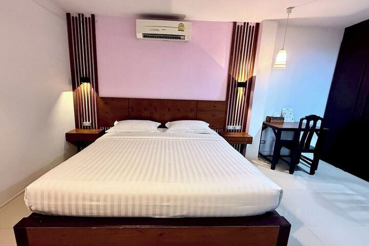 Room 16 of 62