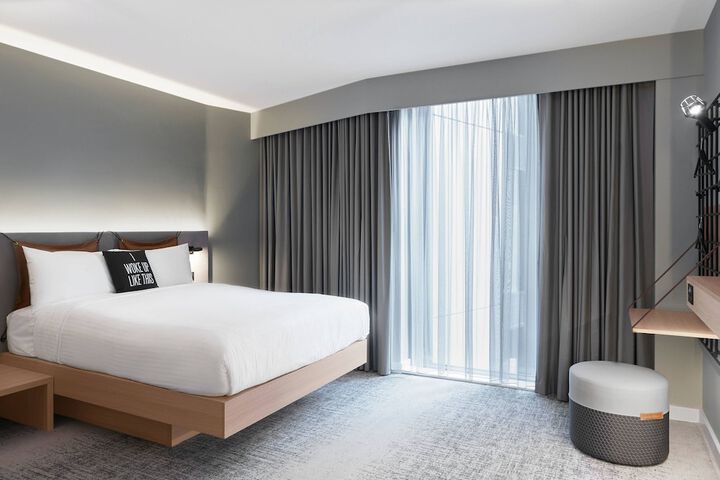 Room 6 of 40