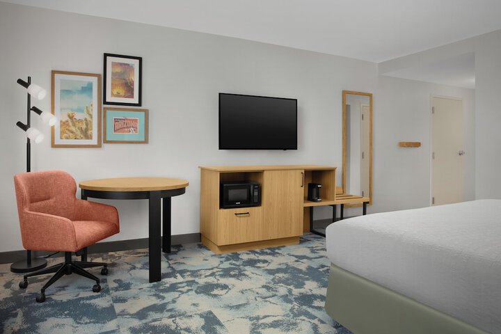 Room 9 of 77